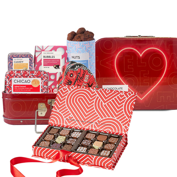 Love Story Box & 18pc Pralines Love Story