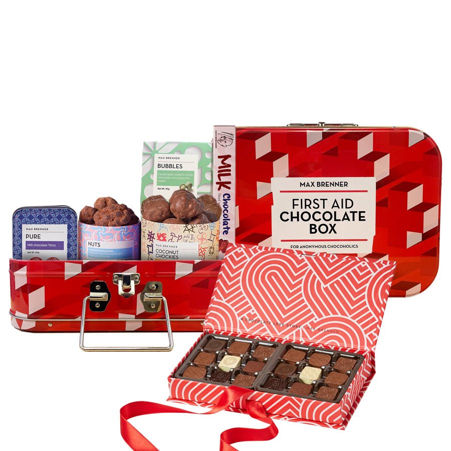 First Aid Suitcase & Love Story 18 Pralines