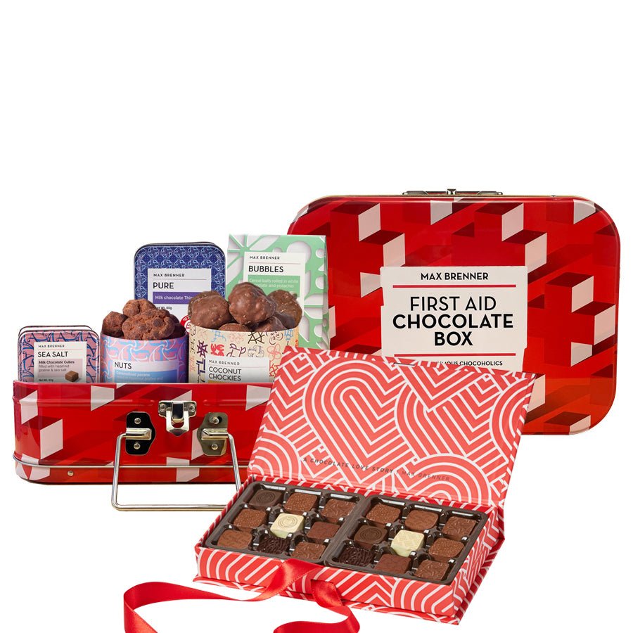 First Aid Suitcase & Love Story 18 Pralines
